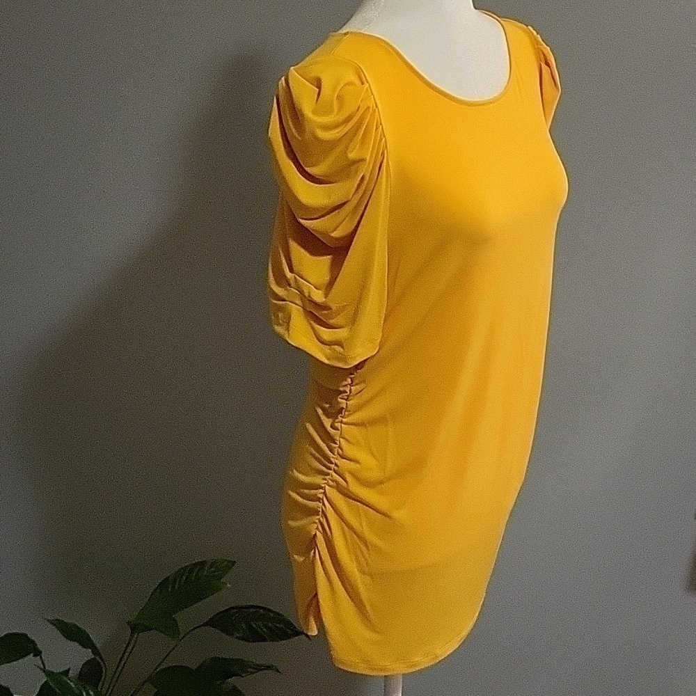 DKNY Banana Yellow PolySpandex Top with Ruched Sides and Sleeves - Size L